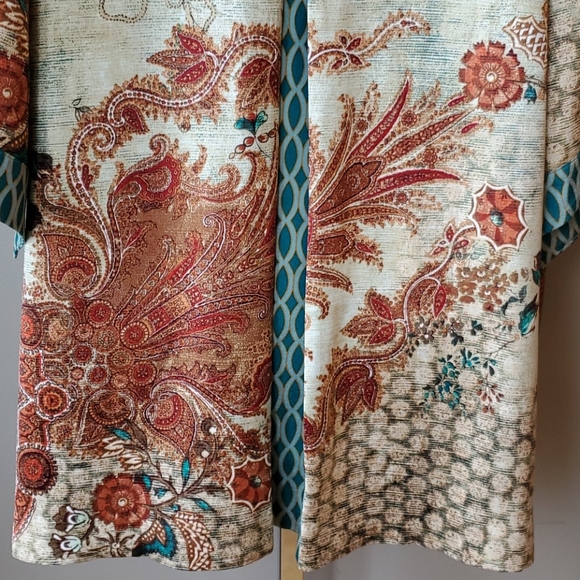 Chico's Reversible Mixed Floral-Geometric Kimono - Picture 5 of 9